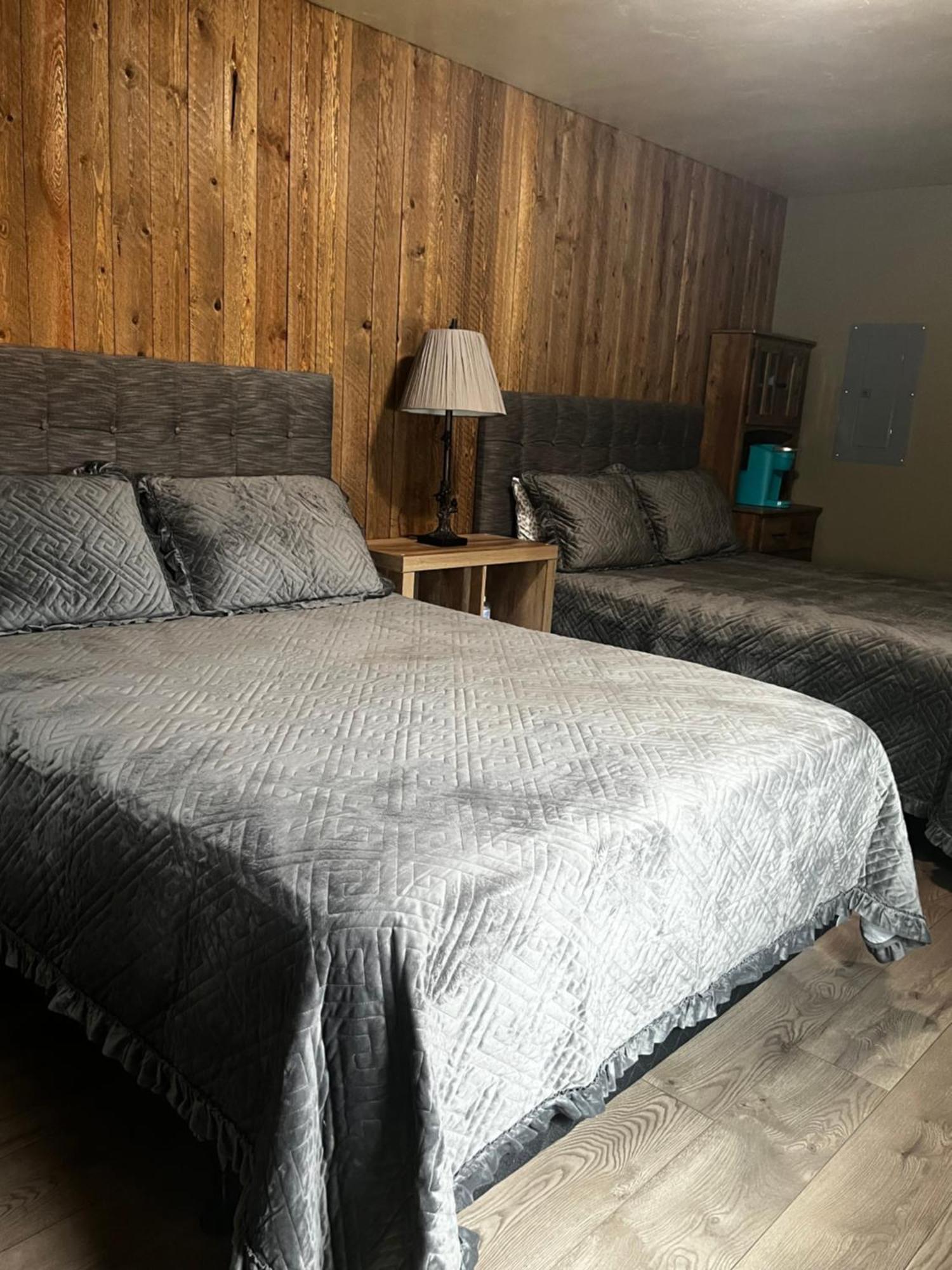 Parkway Yellowstone Guest House Room #1 Gardiner Buitenkant foto